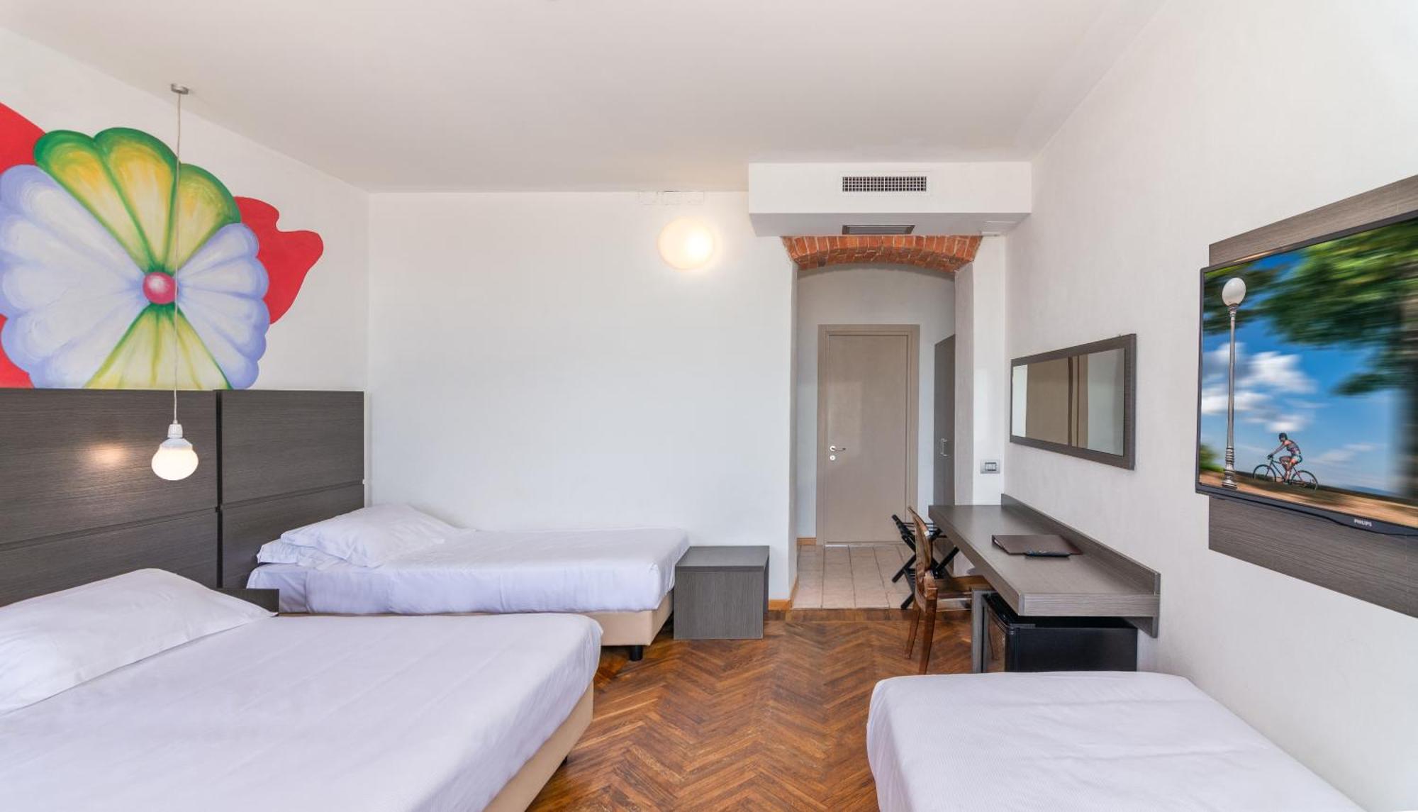 Hotel Tirreno Marina di Massa Bagian luar foto