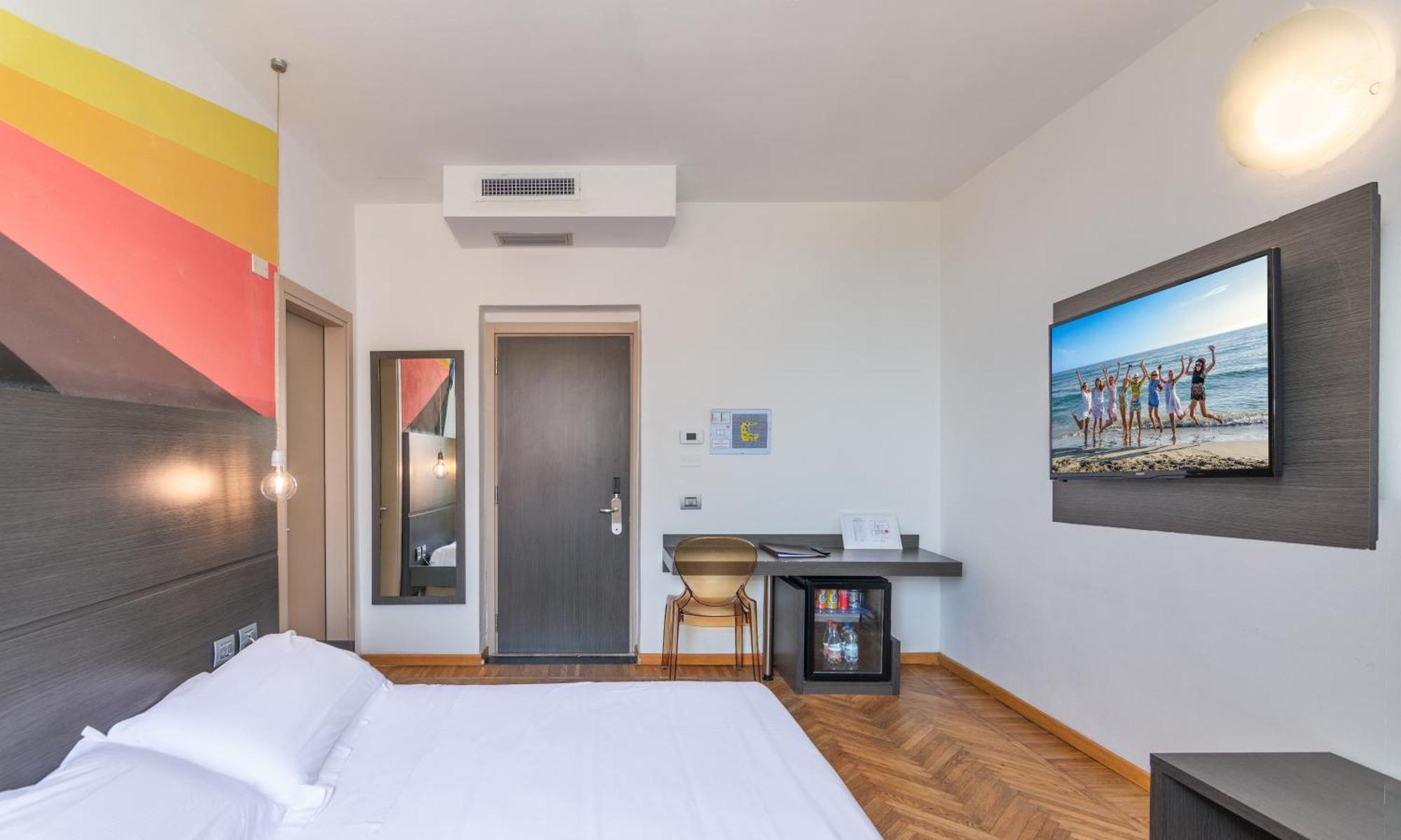 Hotel Tirreno Marina di Massa Bagian luar foto