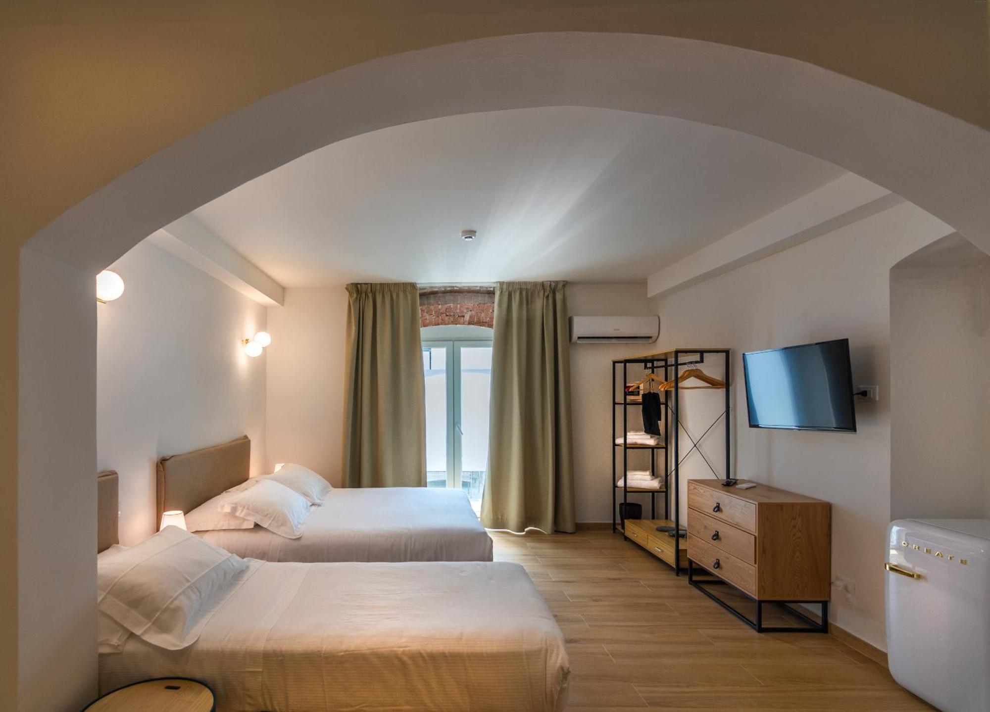 Hotel Tirreno Marina di Massa Bagian luar foto