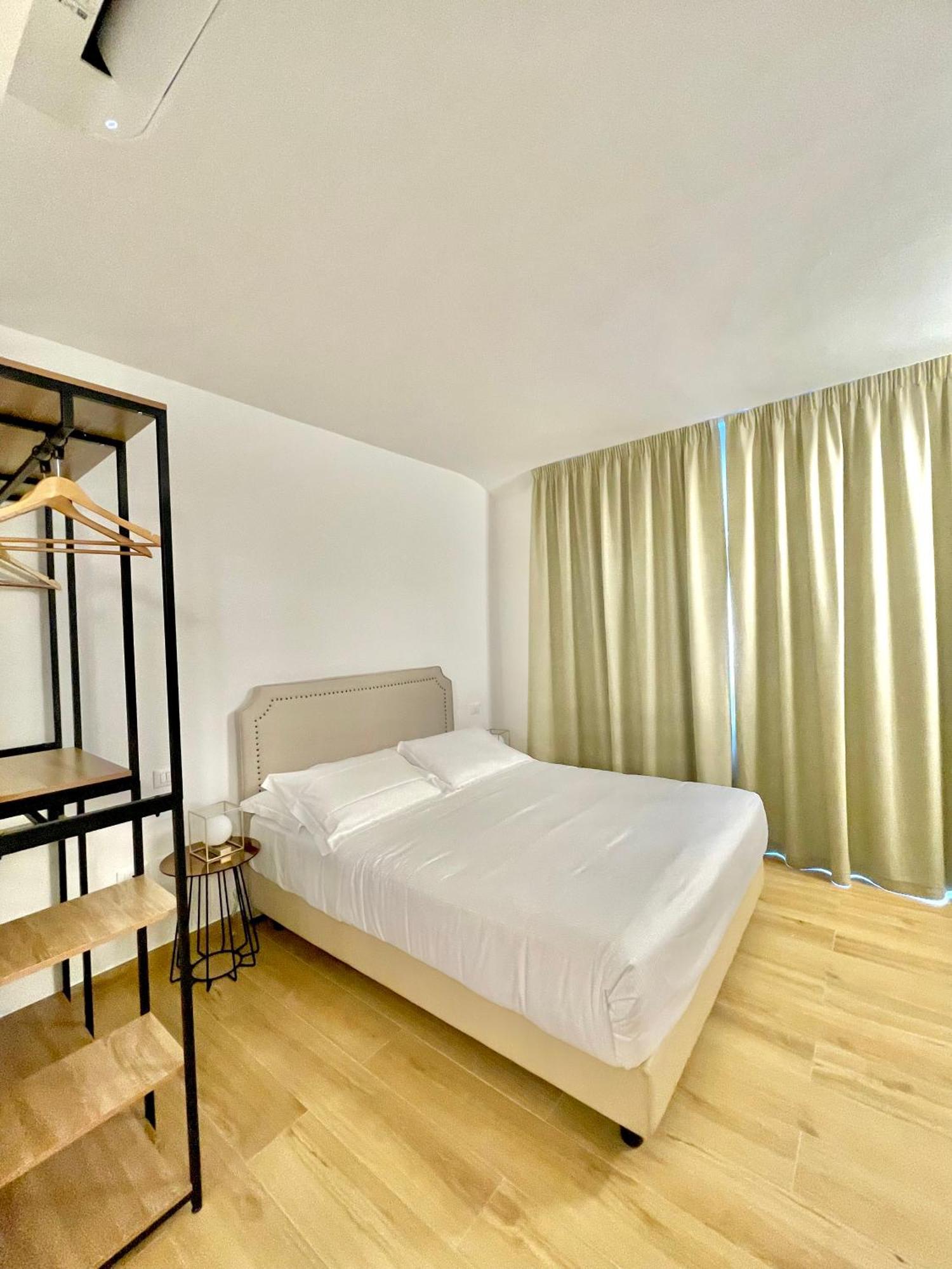Hotel Tirreno Marina di Massa Bagian luar foto