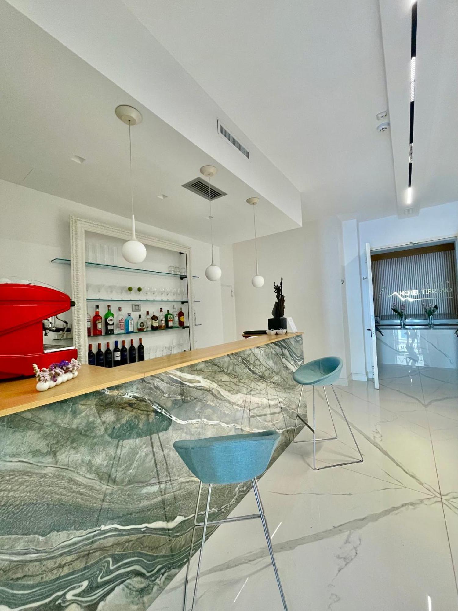 Hotel Tirreno Marina di Massa Bagian luar foto